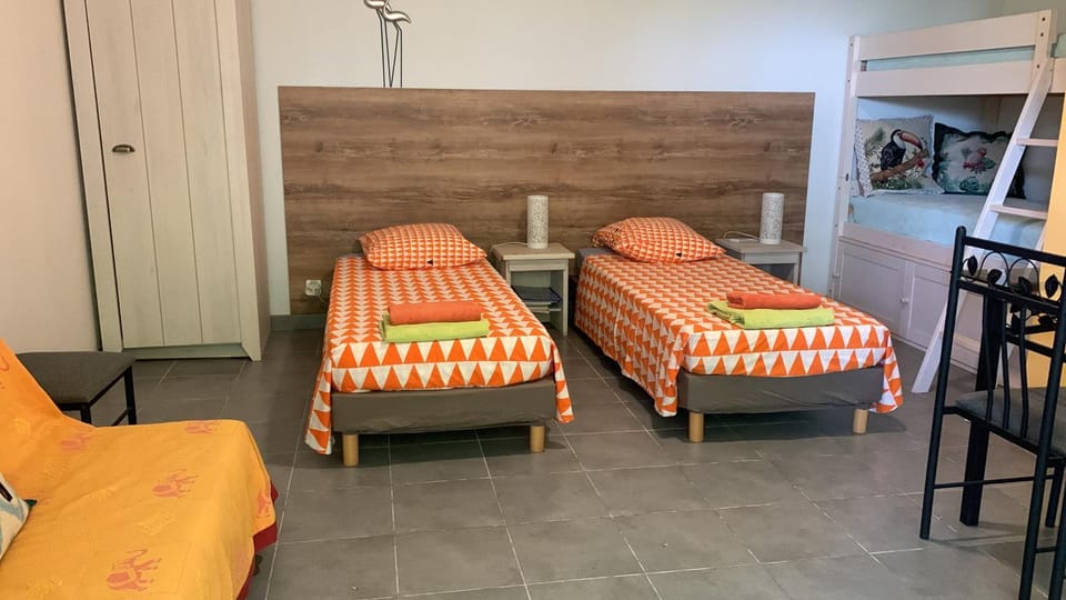 Bed, Photo of the whole room