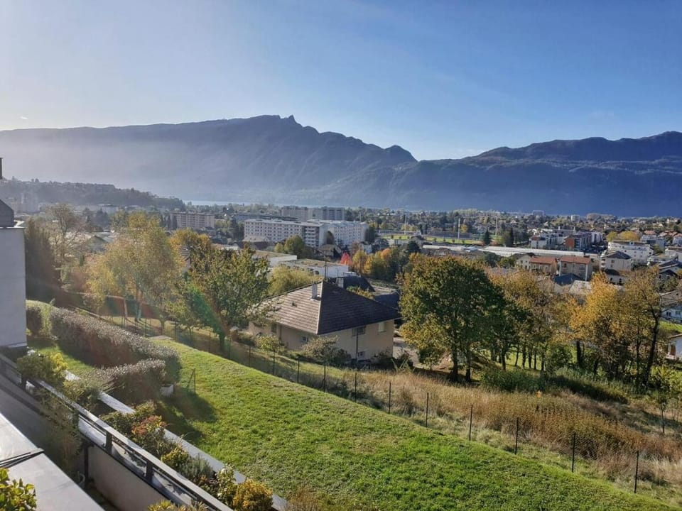 Appartement 73m2 2 chambres parking vue Lac Apartment in Aix-les-Bains