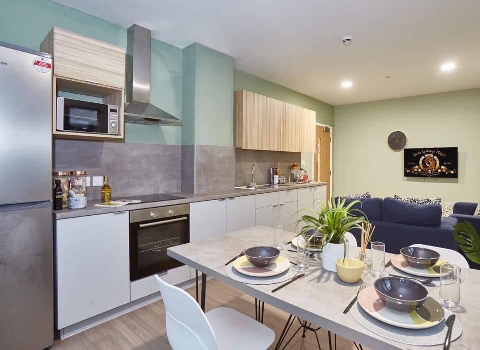 Kitchen or kitchenette, Kitchen or kitchenette, Seating area, Dining area, oven, stove