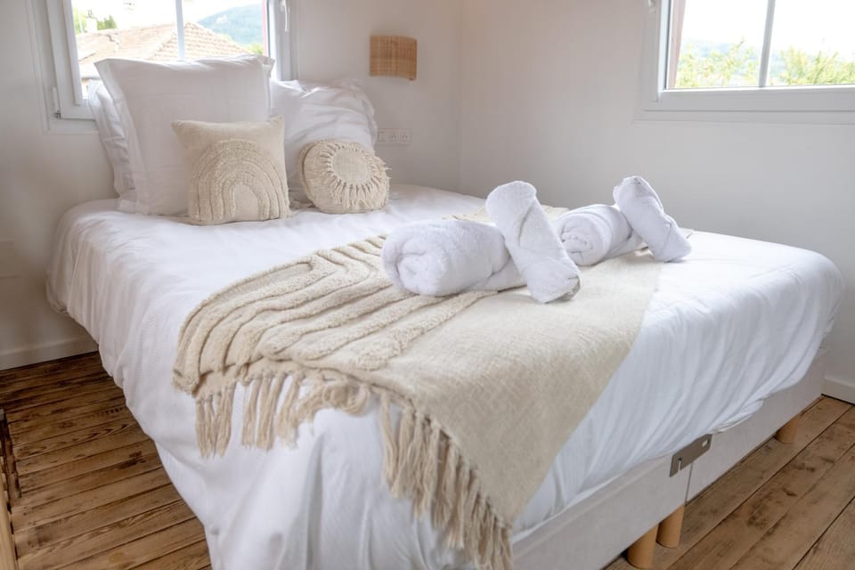 Bedroom, heating