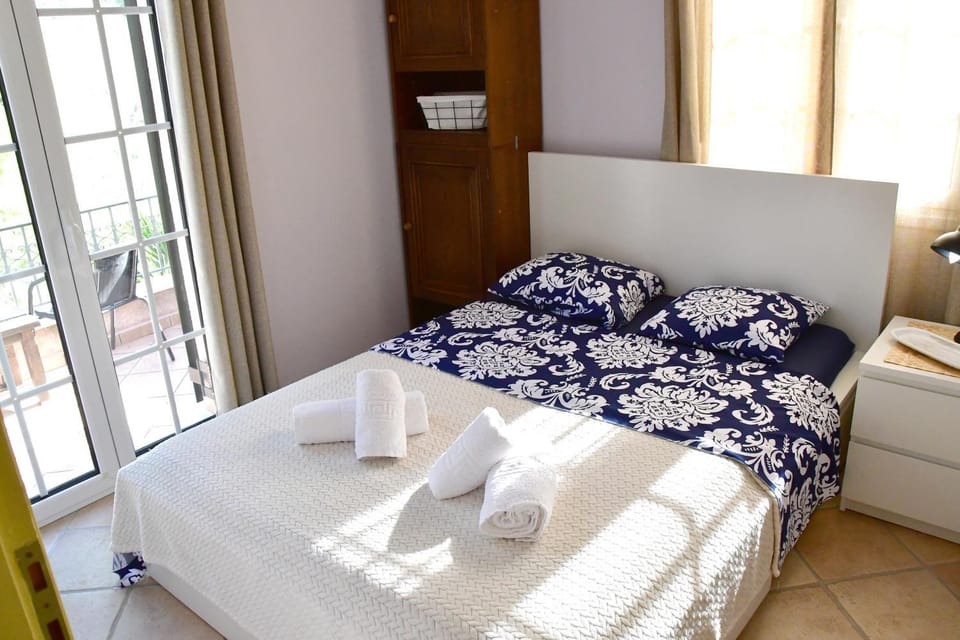 Aegina3views House in Islands