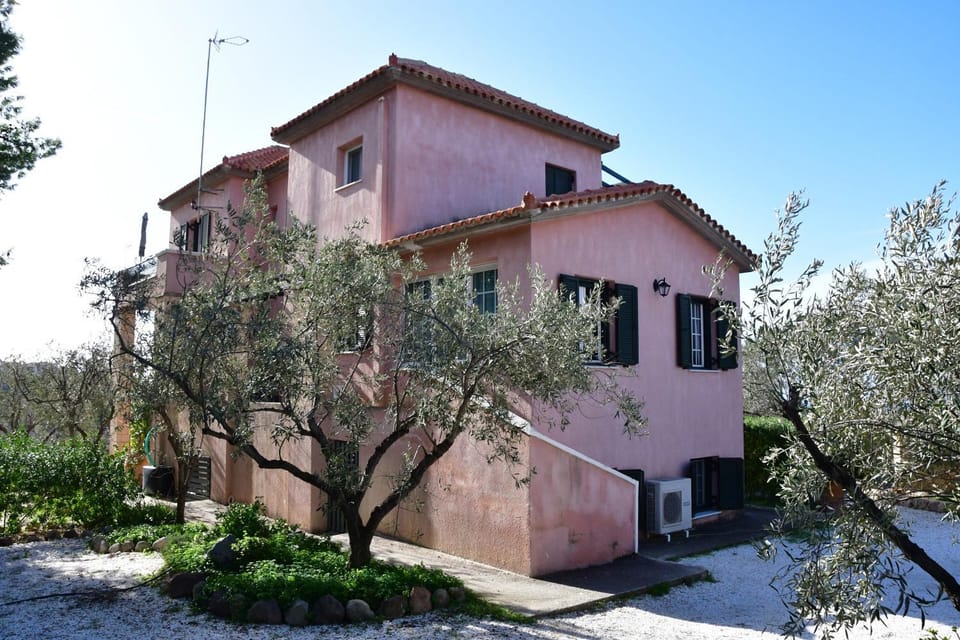 Aegina3views House in Islands
