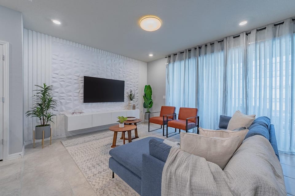 Communal lounge/ TV room, Living room