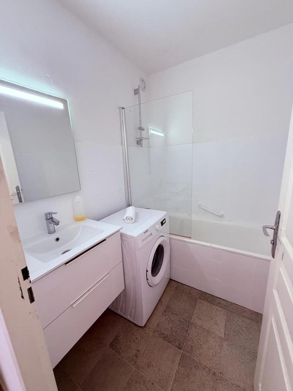 Athena - 2 Bedrooms - Near Tête D'or Apartment in Villeurbanne