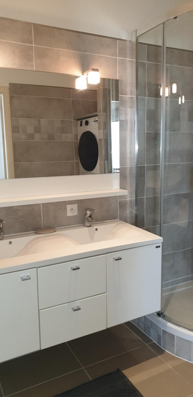 Shower, Bathroom