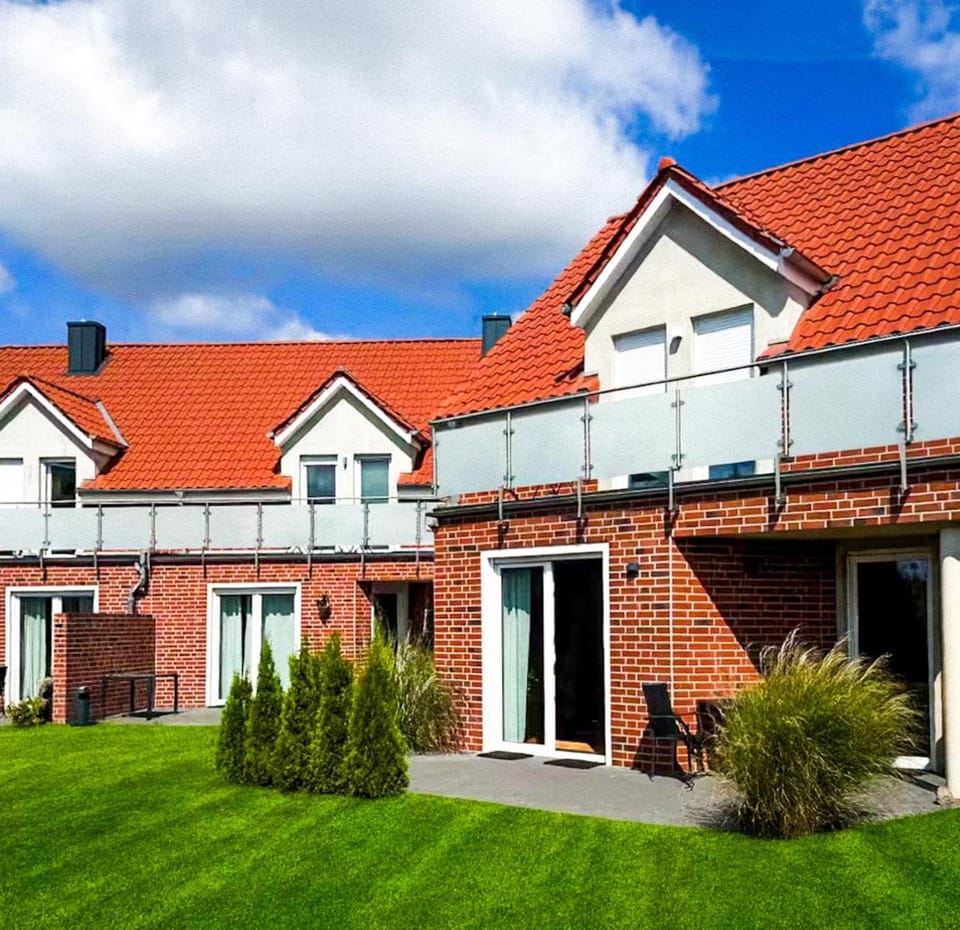 Property building, Spring, Day, Garden, Garden view