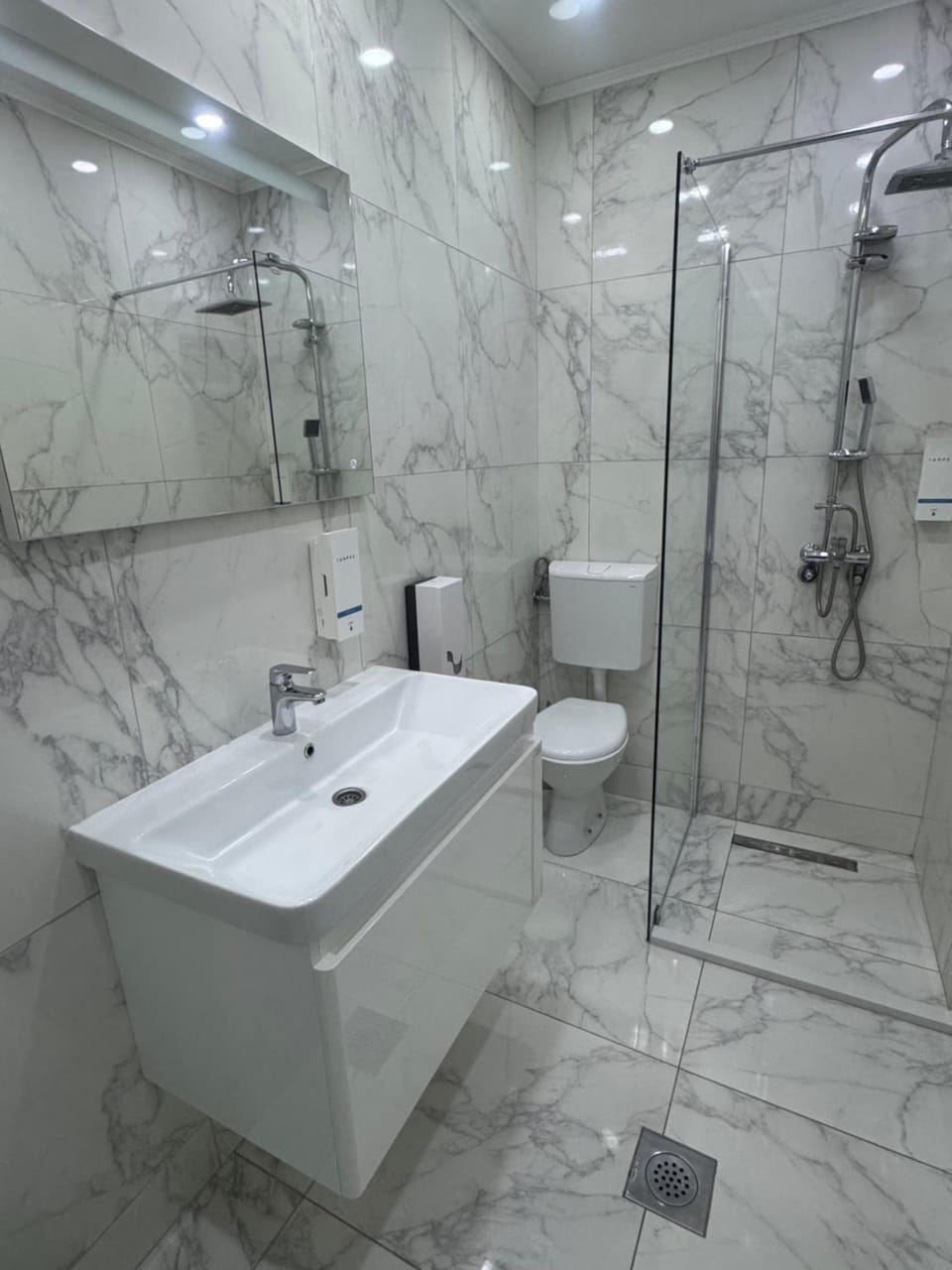 Shower, Toilet, Bathroom