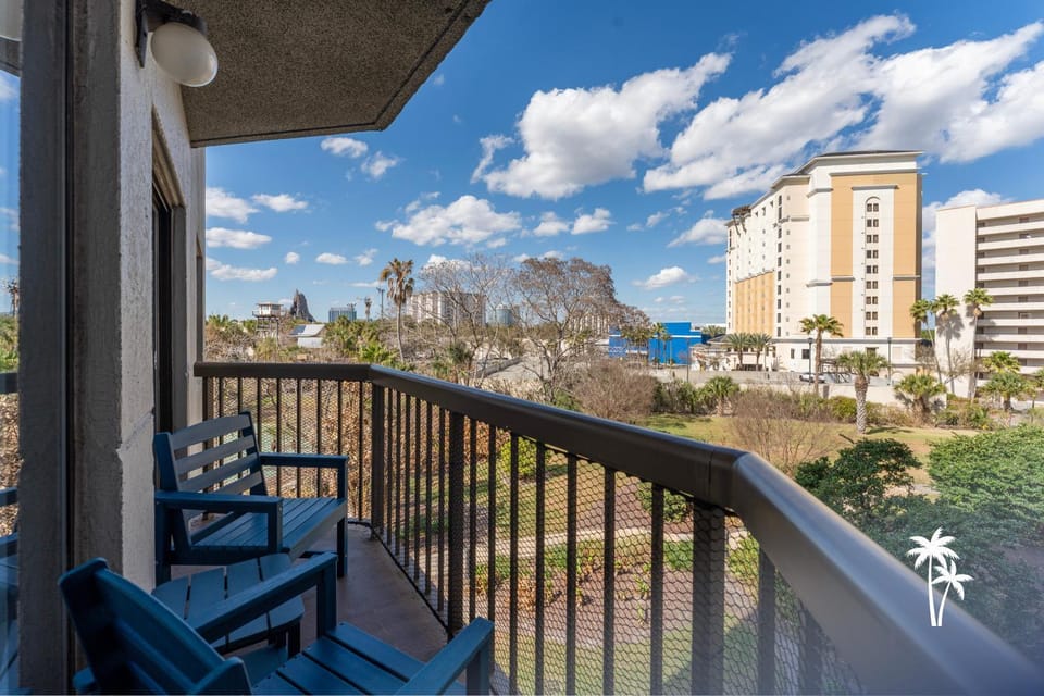 Nearby landmark, View (from property/room), Balcony/Terrace, Seating area, City view