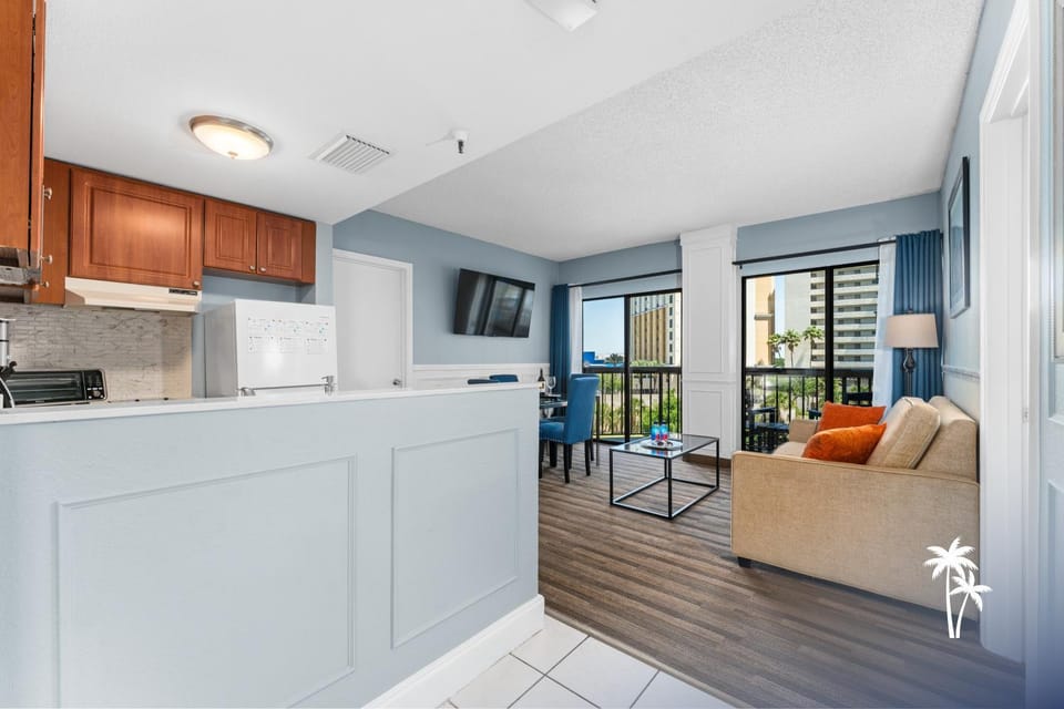 TV and multimedia, Balcony/Terrace, Kitchen or kitchenette, Living room, City view