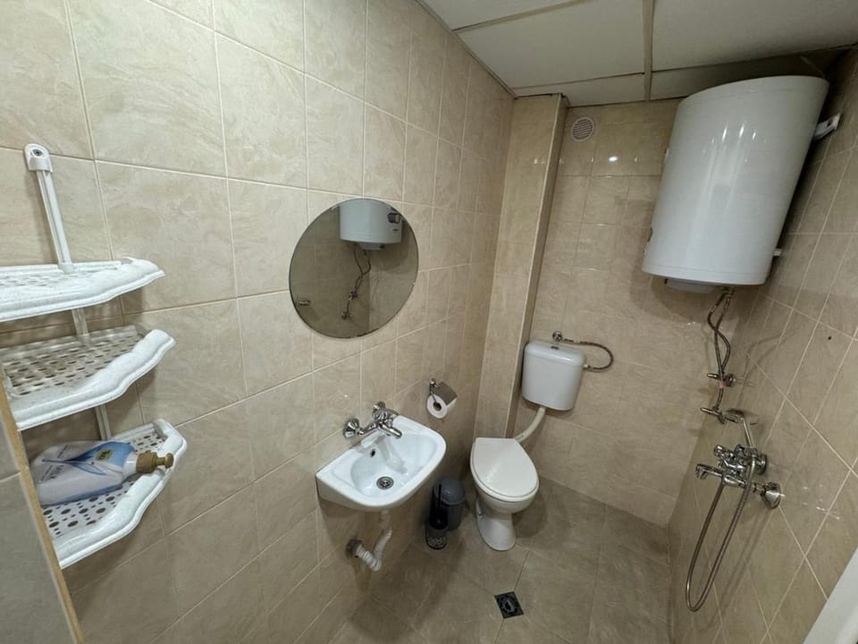 Toilet, Bathroom, towels