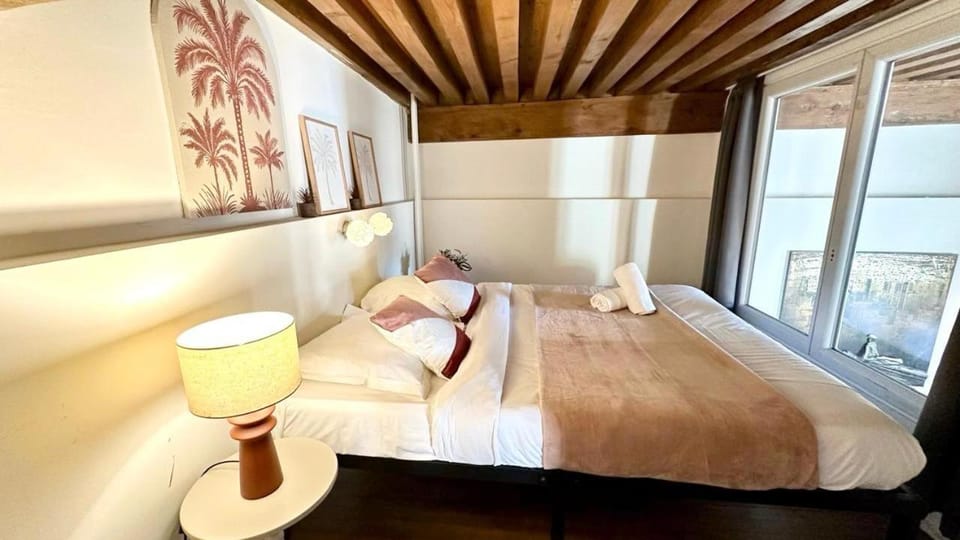 Belfort 2 Bedrooms Croix Rousse Apartment in Lyon