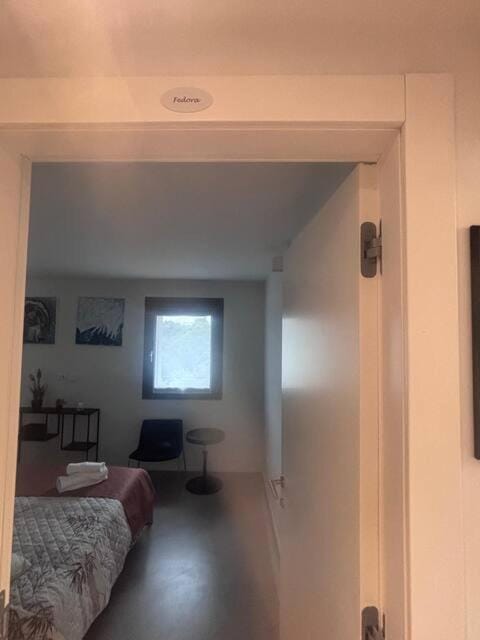 Facade/entrance, Bed, Photo of the whole room, heating, air conditioner