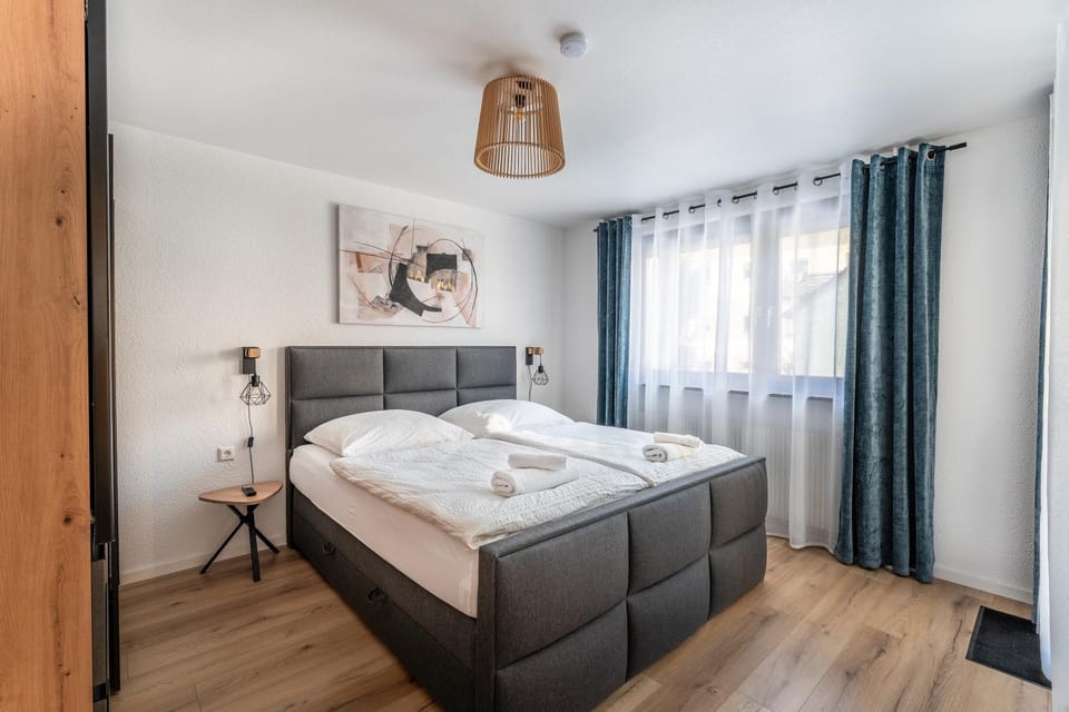 Bed, TV and multimedia, Balcony/Terrace, Photo of the whole room, Bedroom, flat iron, towels, wardrobe