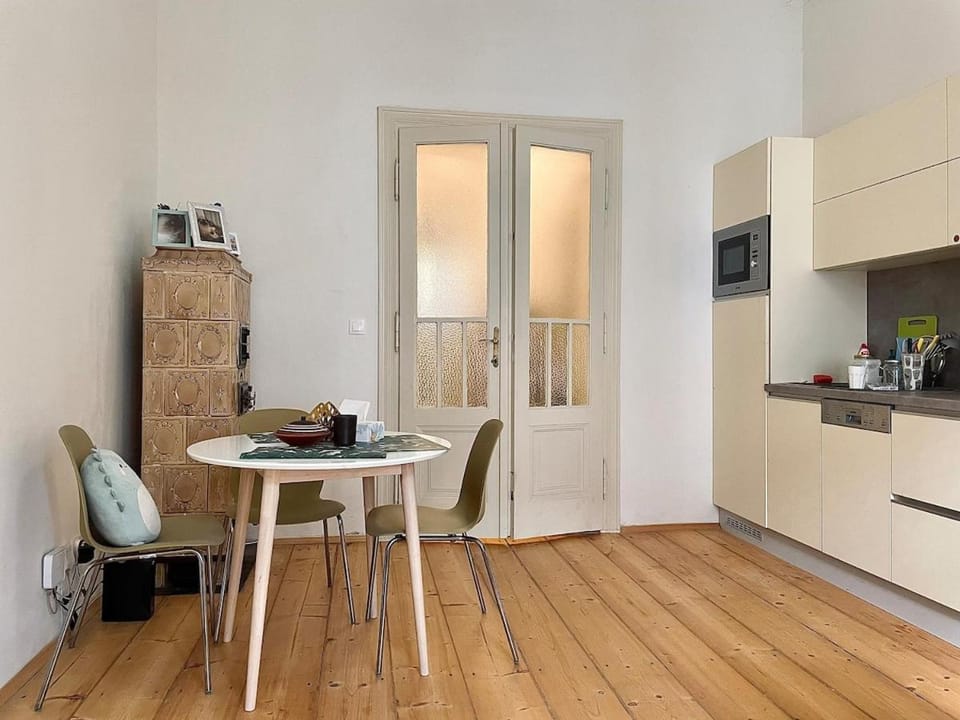 Dining area, kitchen