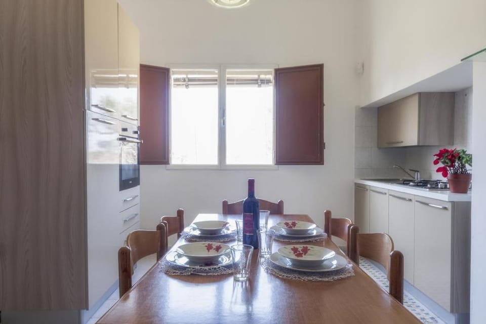 Kitchen or kitchenette, Food