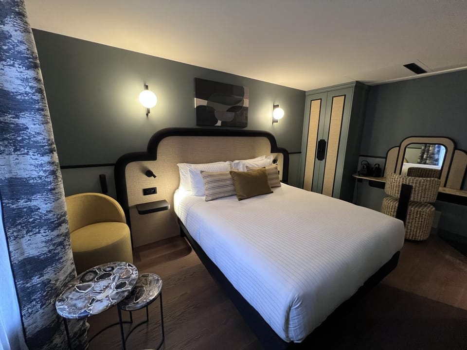 Bed, Photo of the whole room, Bedroom, furniture