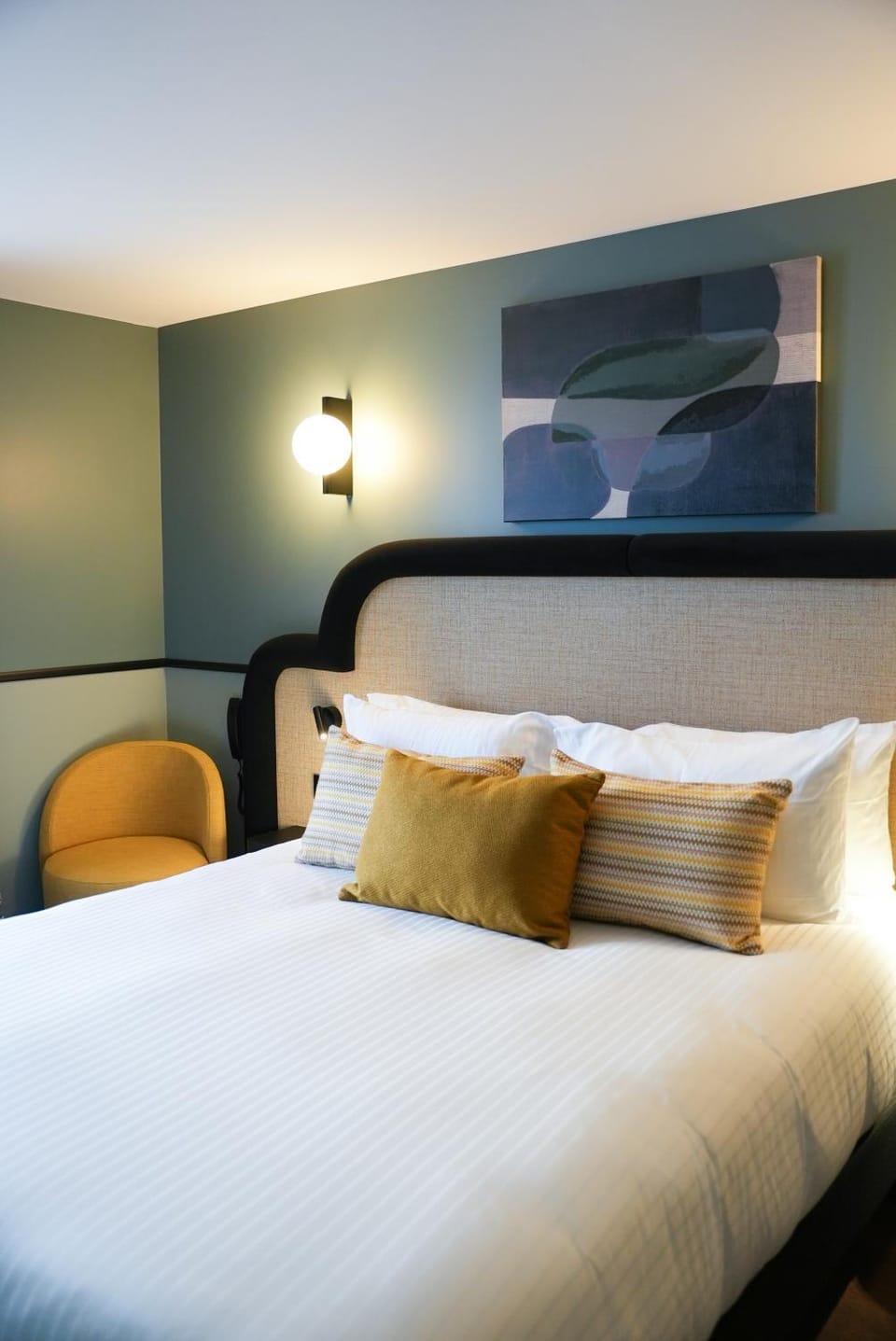 Bed, Decorative detail, Bedroom