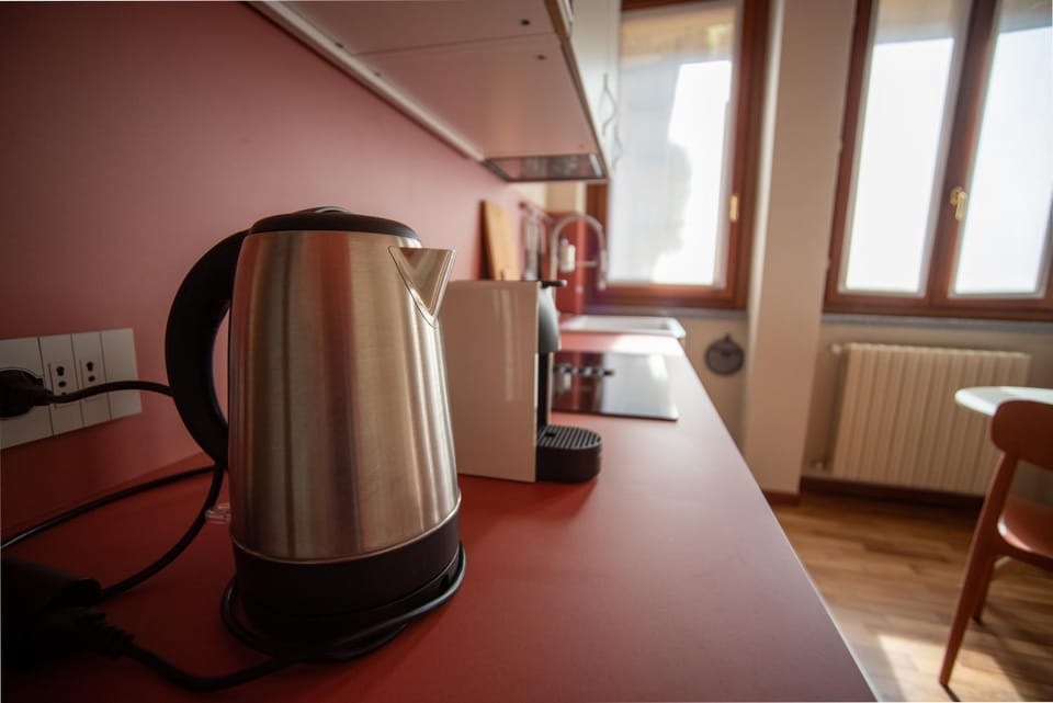 Coffee/tea facilities, Kitchen or kitchenette, kitchen