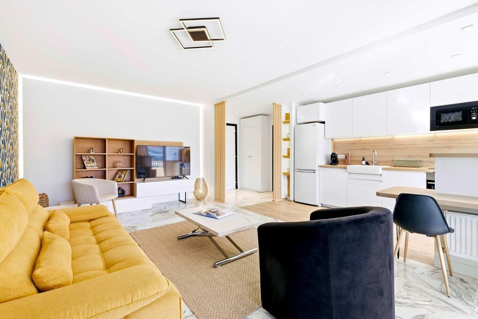 TV and multimedia, Living room, Seating area