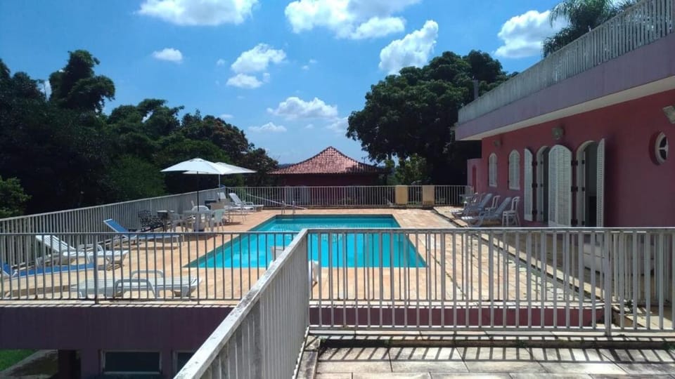 Swimming pool, barbecue, field with Wi-Fi, 40 min from SP House in State of São Paulo