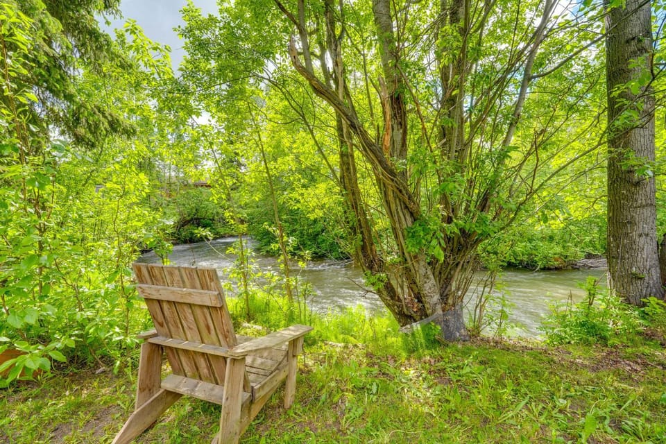 U-Med District Townhome w/ Private Yard + Grill House in Anchorage