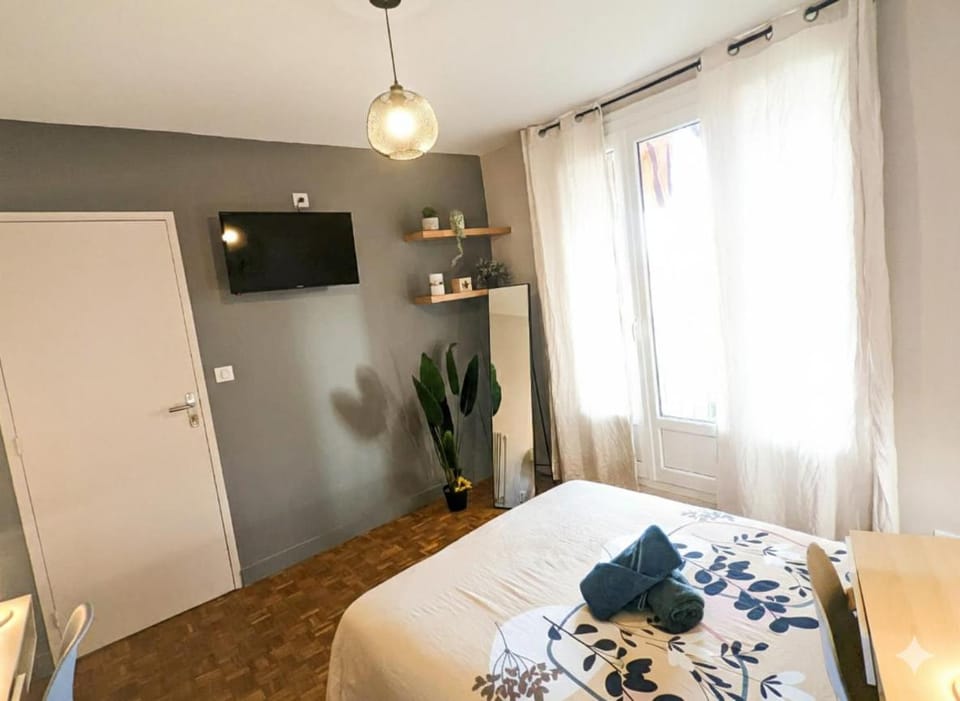 New Cosy Home - T5 - Grand appartement avec parking gratuit Apartment in Pau