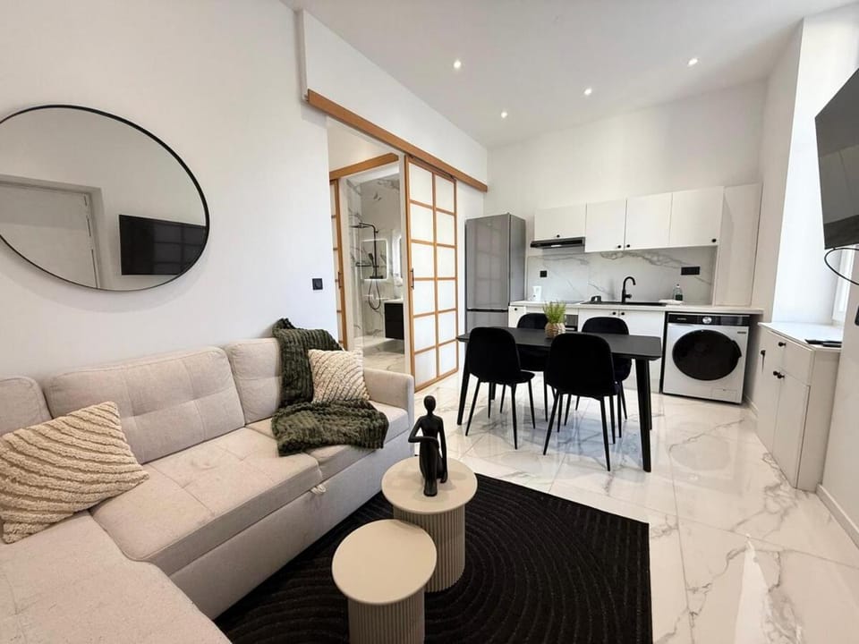 Bourgchanin - 1 Bedroom - Cusset Apartment in Villeurbanne
