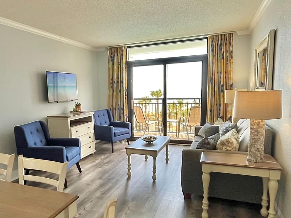 Stunning & Spacious Suite 318 OR Apartment in Myrtle Beach