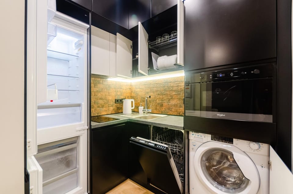 Kitchen or kitchenette, dishwasher, pet friendly, stove, washing machine