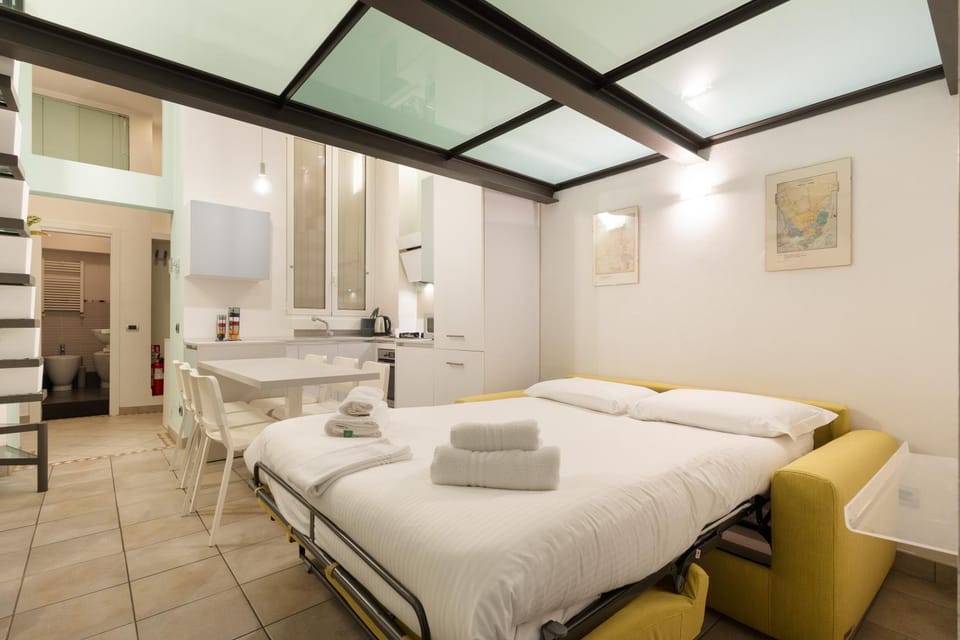 Charming Apartment near M1 Loreto and Iconic Tram 1 to City Center Apartment in Milan