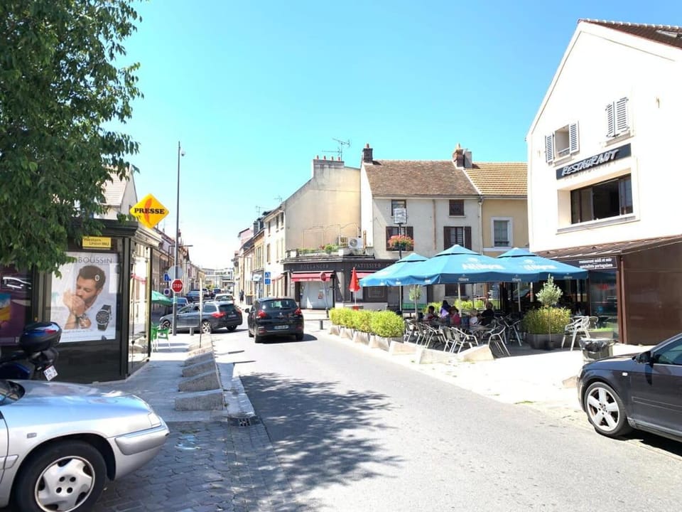 M4 Coeur Massy Rer B C 600m - Orly 20 minutes Apartment in Massy