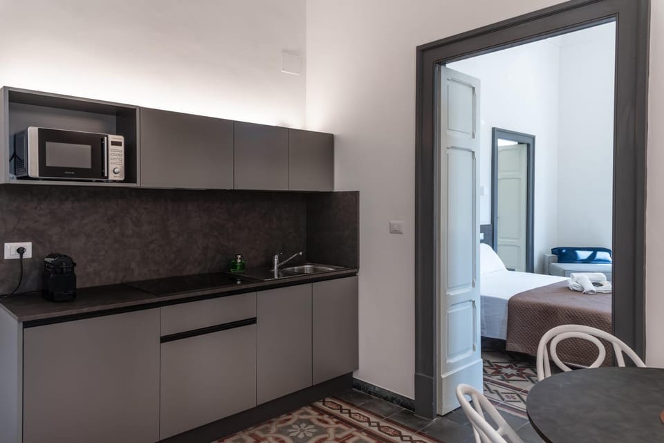 Kitchen or kitchenette