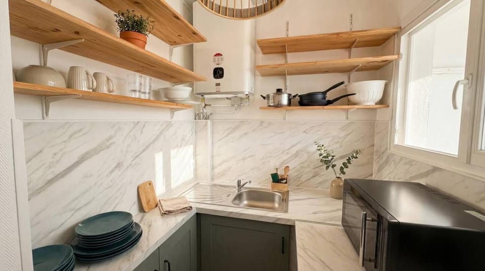 Kitchen or kitchenette, stove, stove, kitchen