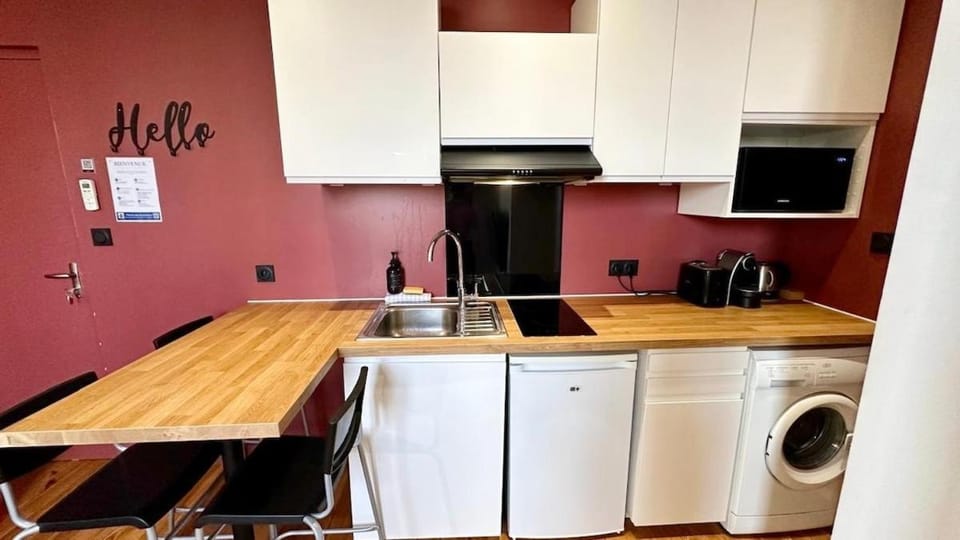 Brottillon - 1 Bedroom - Pierre Bénite Apartment in Auvergne-Rhône-Alpes