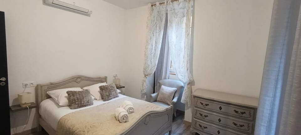 apt 5, 1er étage, un T2 avec terrasse, 4 couchages Apartment in Alt Empordà
