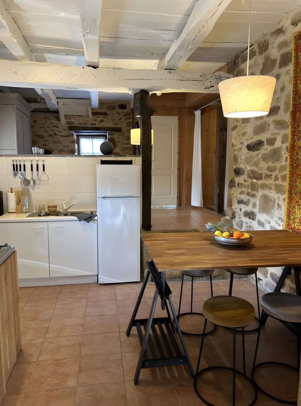 Property building, Kitchen or kitchenette, Living room