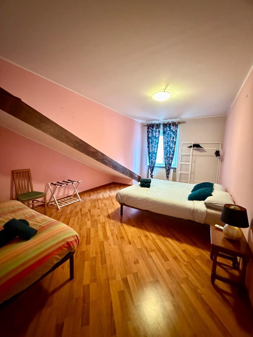 Bed, Photo of the whole room