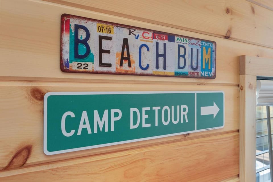 Luxury Waterfront Cabin 9 Located Near the Road Cabin in Fort Walton Beach