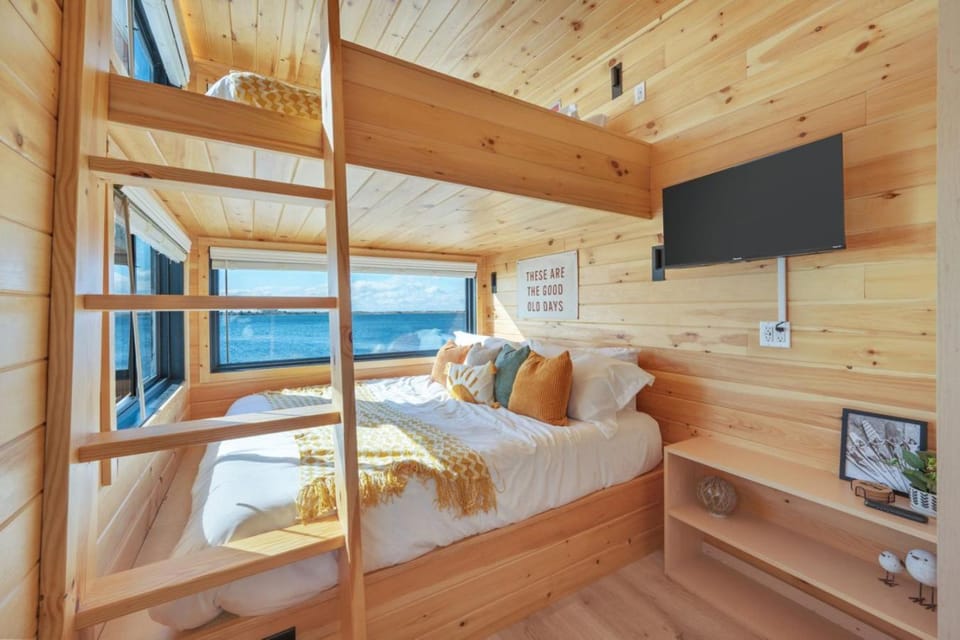 bunk bed