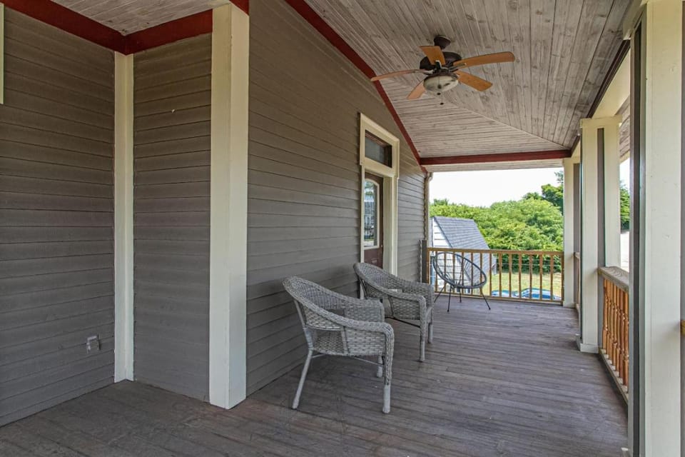 Covenant Park 3 Min - Old City 5 Min - Sleeps 16 House in Knoxville
