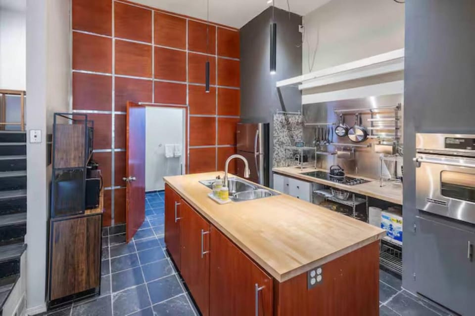 Market Retreat House in Knoxville