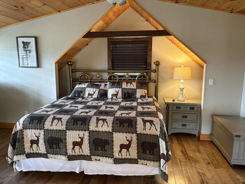 The Baby Bear Retreat House in Sevier County