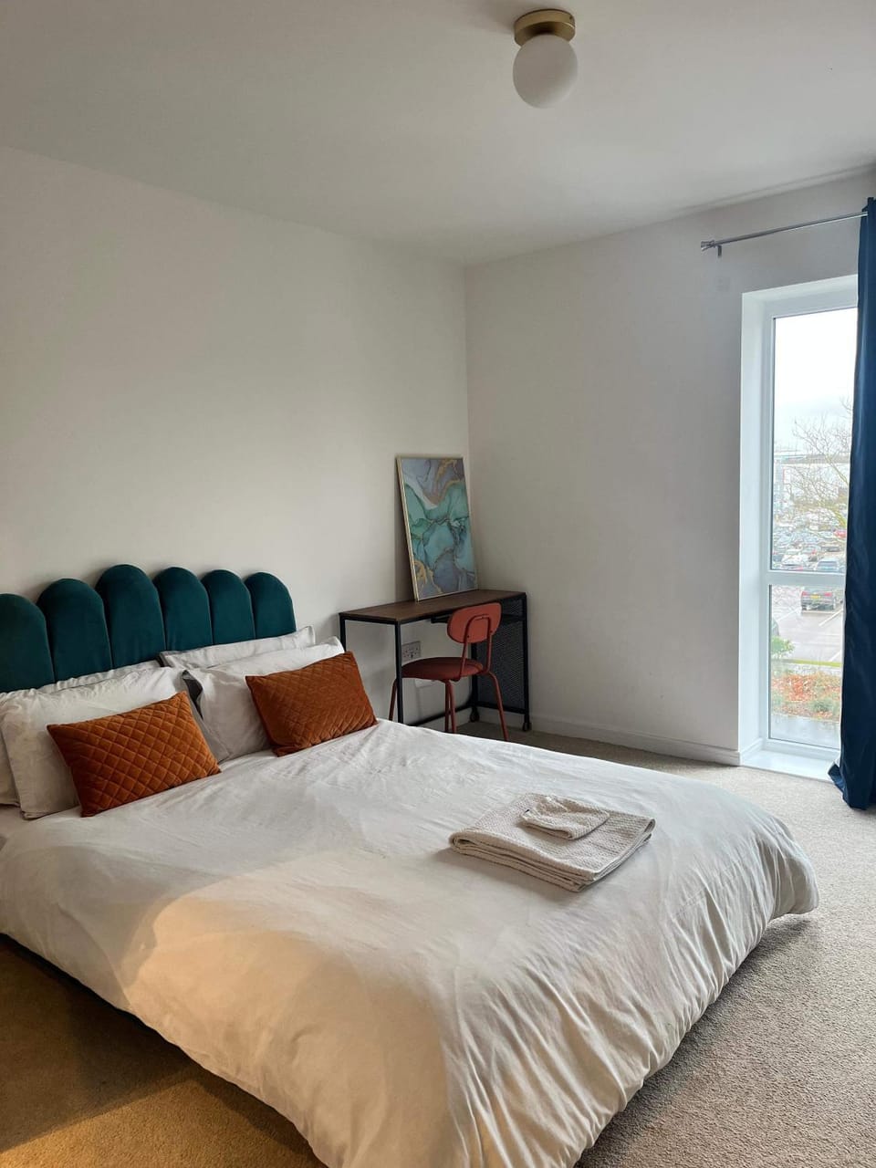 Bed, View (from property/room), Living room, Photo of the whole room, Seating area, Bedroom, towels