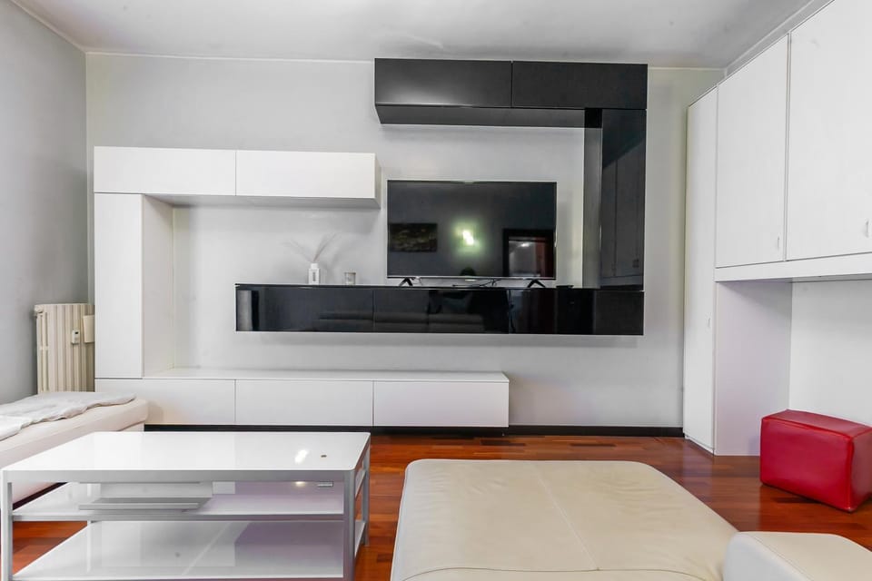 New Milan Apartment Near Central Station 3 Bedroom Apartment in Milan