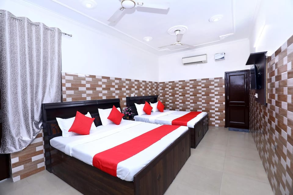 Bed, Photo of the whole room, air conditioner