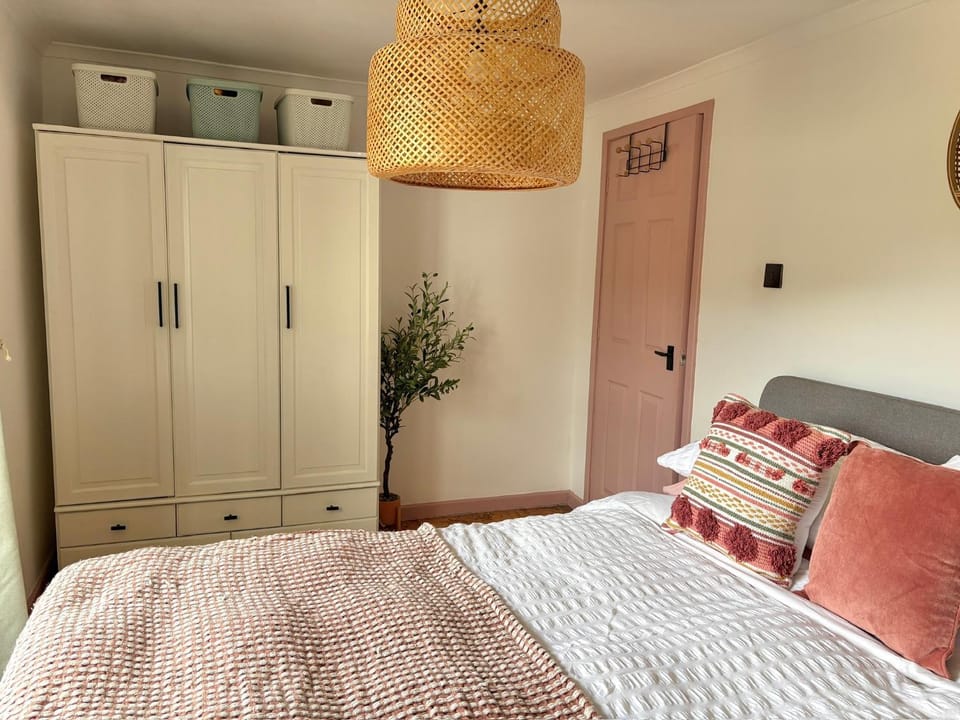 Bed, Bedroom, wardrobe