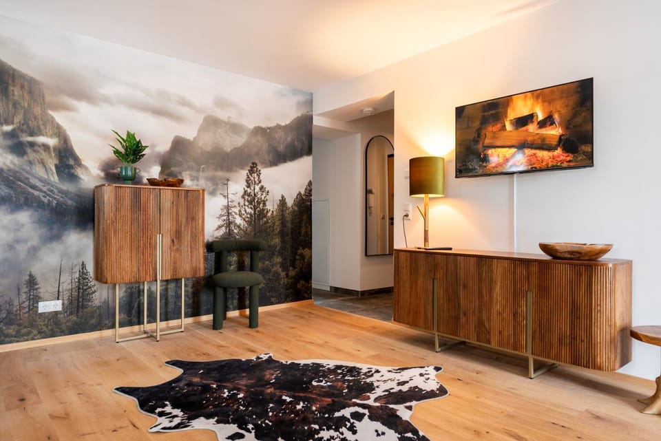 Living room, pet friendly