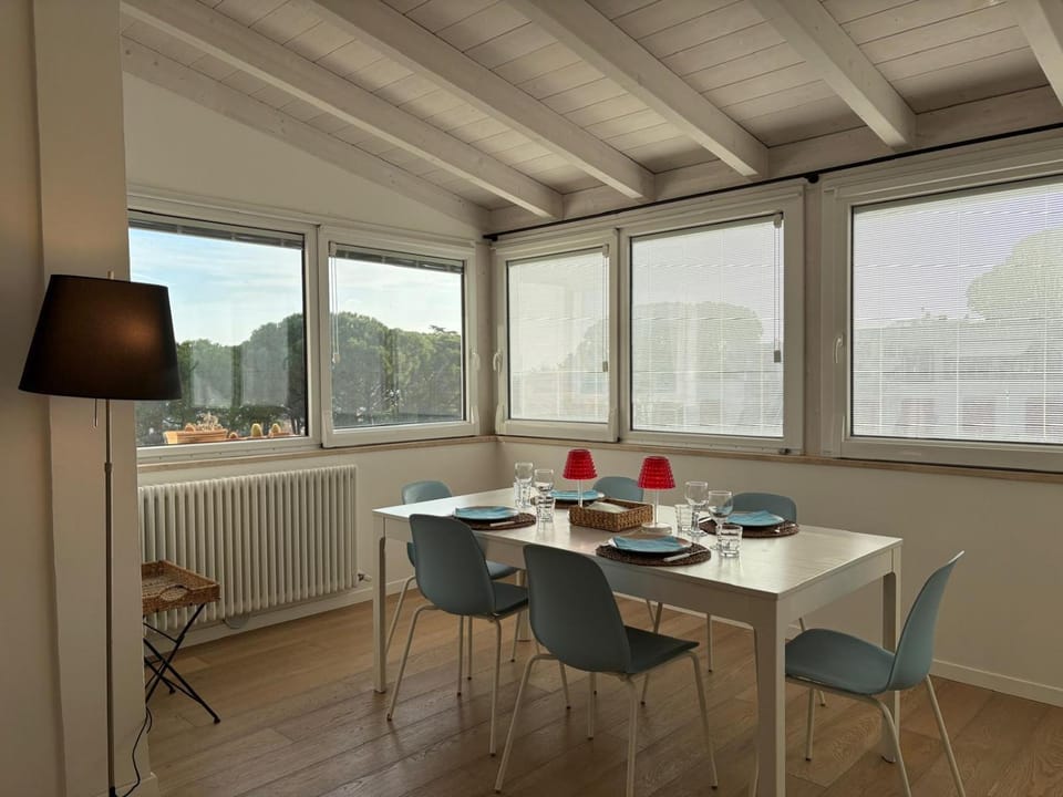 Trilo con solarium e giardino, SPIAGGIA E PISCINA INCLUSE Taunus Vacanze NR 505 House in Marche