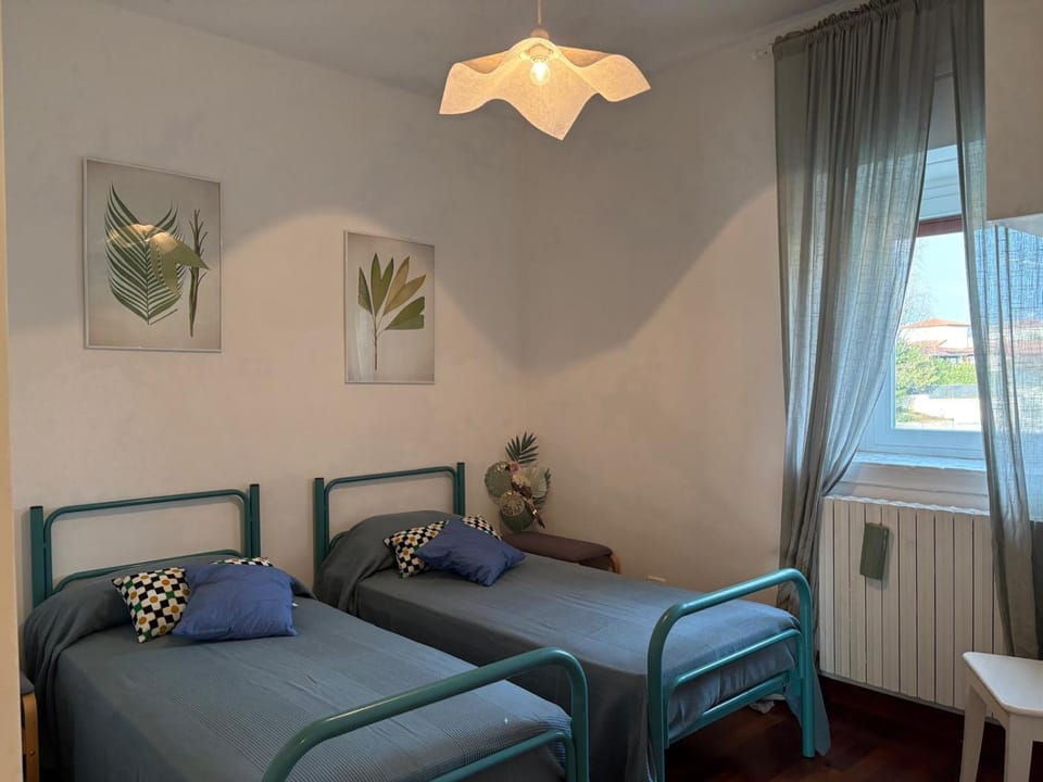 Trilo con solarium e giardino, SPIAGGIA E PISCINA INCLUSE Taunus Vacanze NR 505 House in Marche