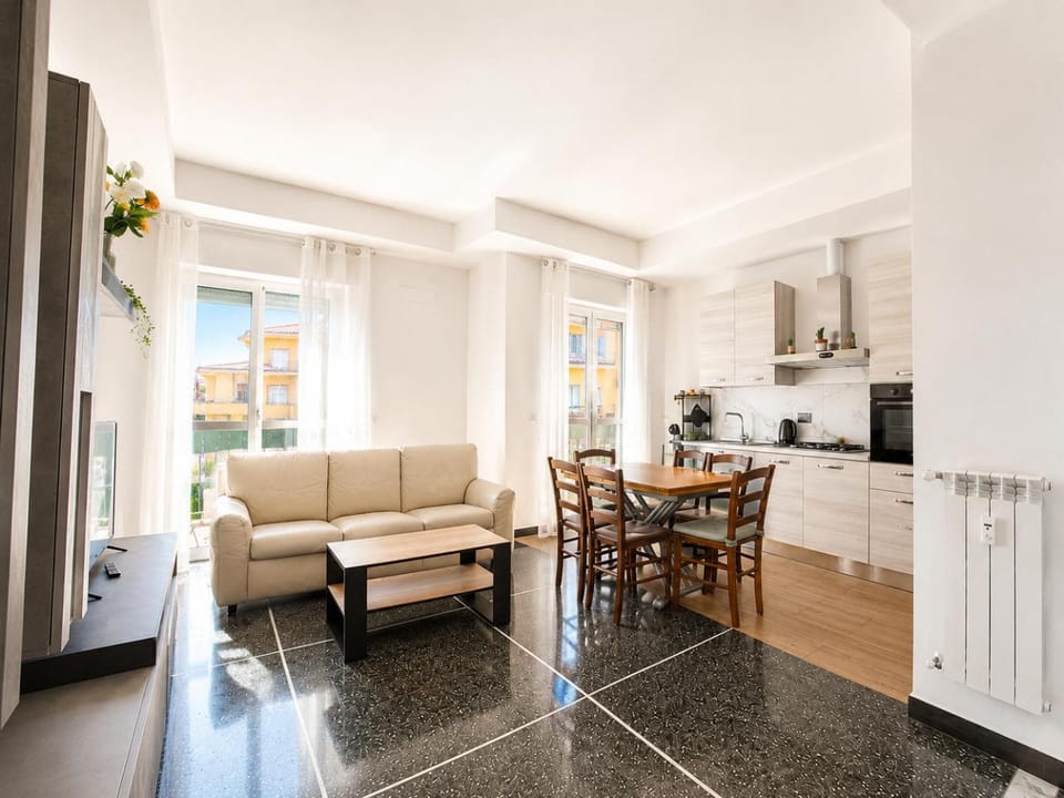 Kitchen or kitchenette, Living room, Seating area, Dining area, stove
